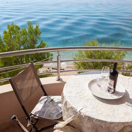 Apartments Marijan - Beachfront Tucepi Bagian luar foto
